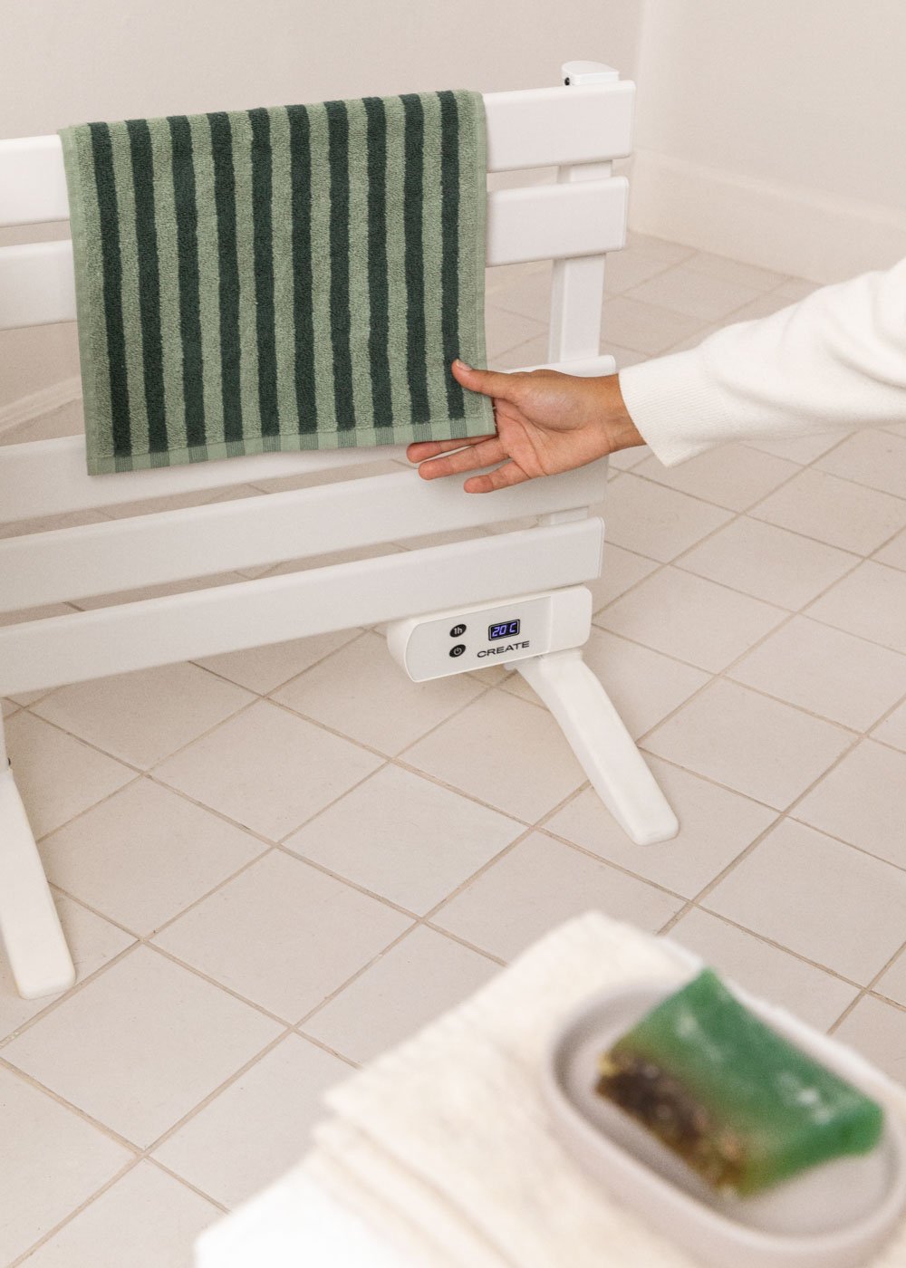 CREATE - WARM TOWEL MINI - Elektrischer Badheizkörper 150W, Galeriebild 3