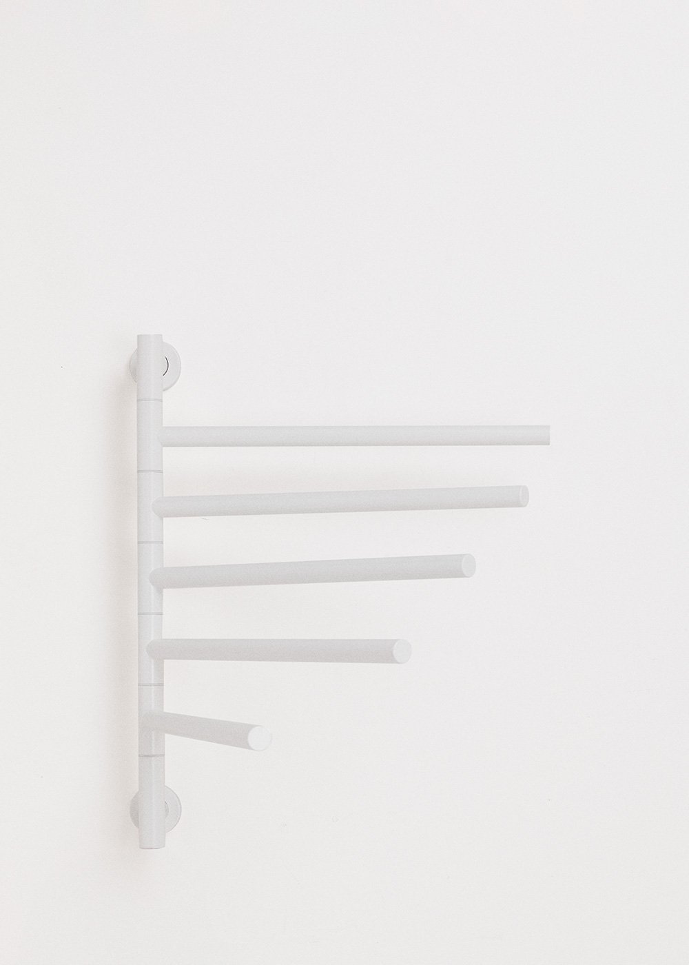 CREATE - WARM TOWEL MINIMAL - Elektrischer Badheizkörper mit 180° schwenkbaren Stangen, Galeriebild 3