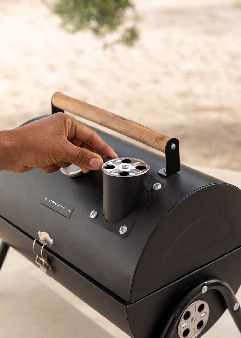CREATE - BBQ SMOKEY COMPACT - Tragbarer Smoker-Grill mit Holzkohle, Galeriebild 4