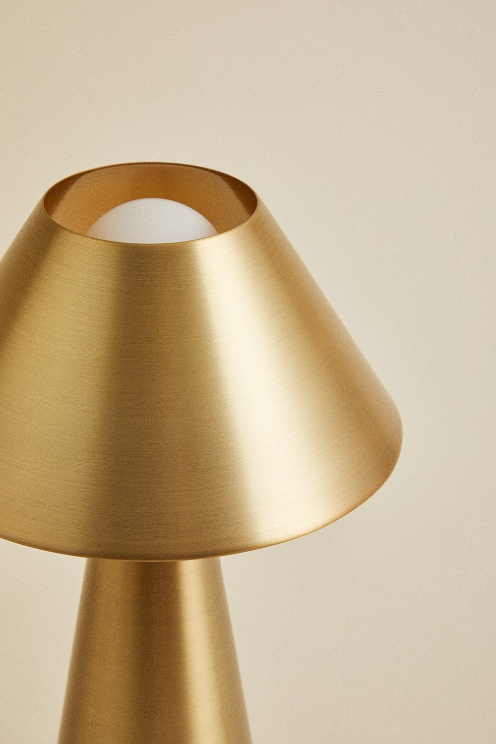 Silenora Tischlampe aus Eisen, Galeriebild 4