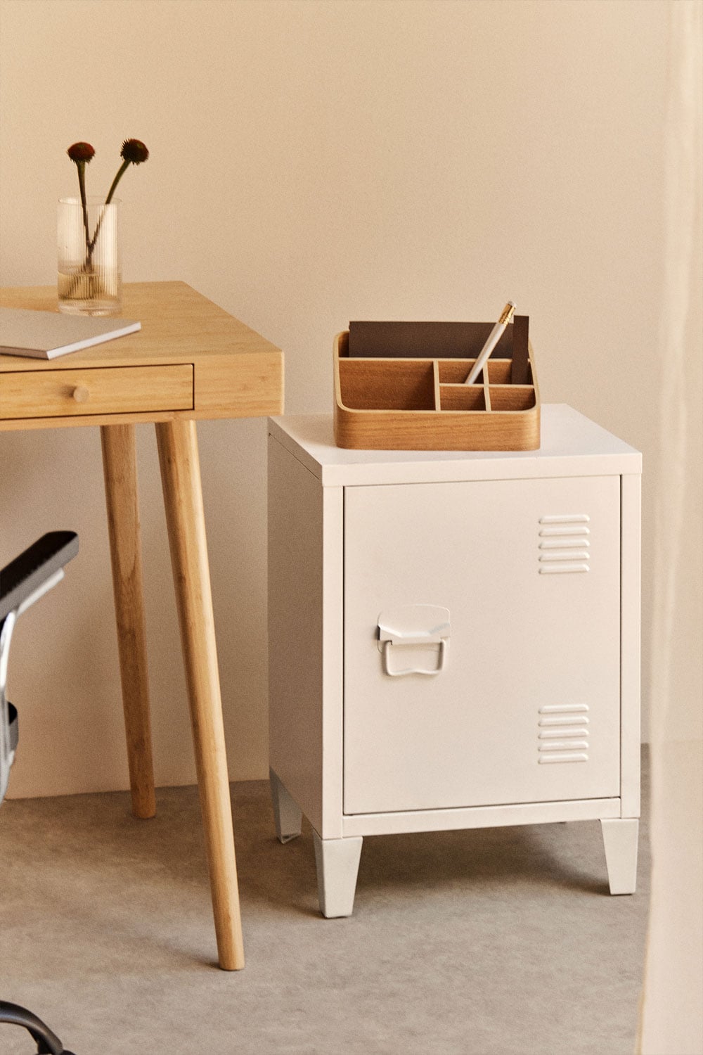 Beistelltisch mit Stahlschrank Pohpli, Galeriebild 5