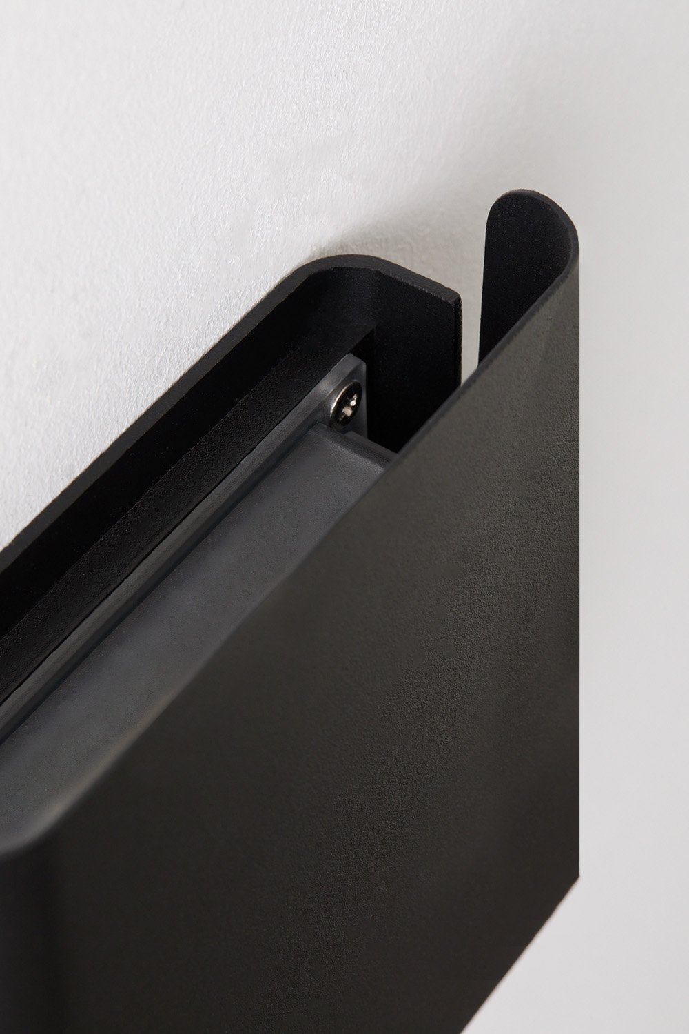 LED-Außenwandleuchte aus Aluminium und Edelstahl Nirela, Galeriebild 4