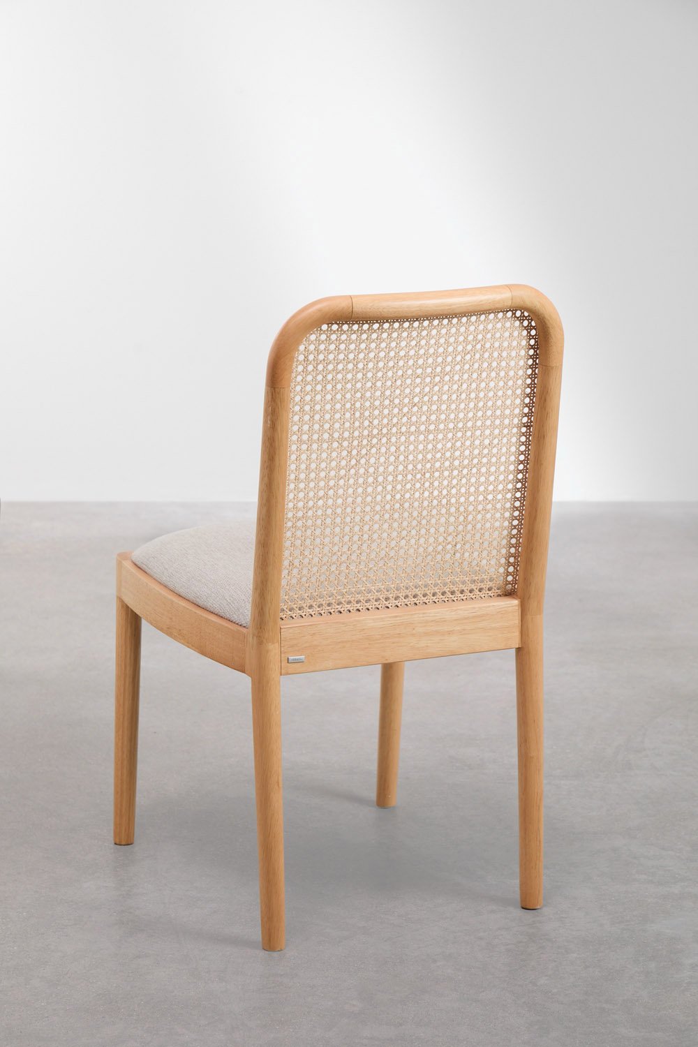 Packung mit 4 Esszimmerstühlen aus Gummiholz und Rattan Yaiza, Galeriebild 4