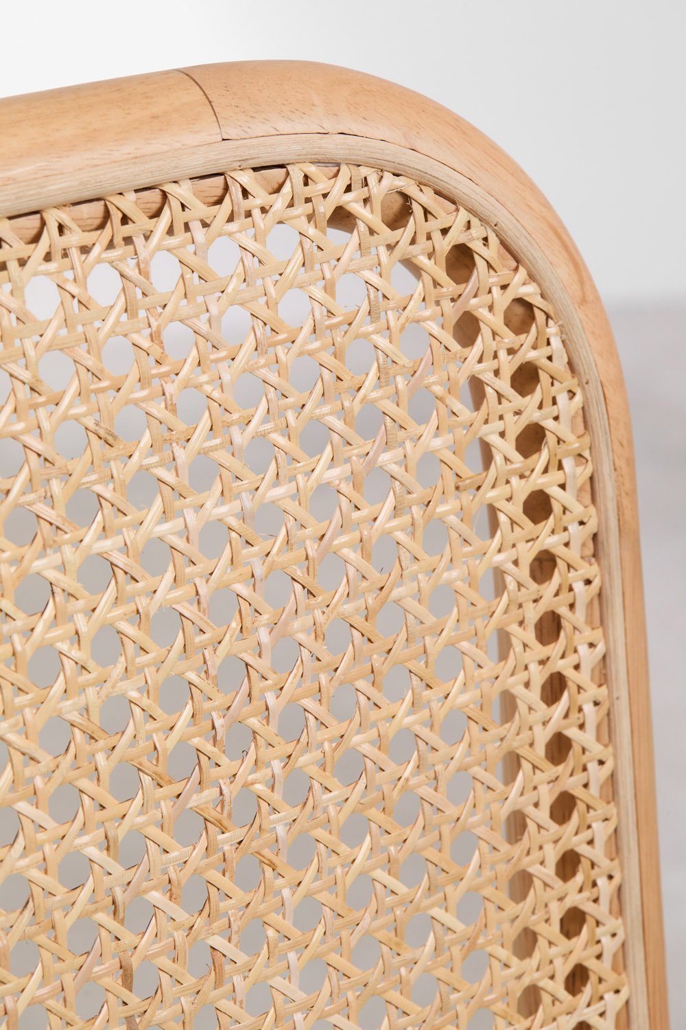 Packung mit 4 Esszimmerstühlen aus Gummiholz und Rattan Yaiza, Galeriebild 5