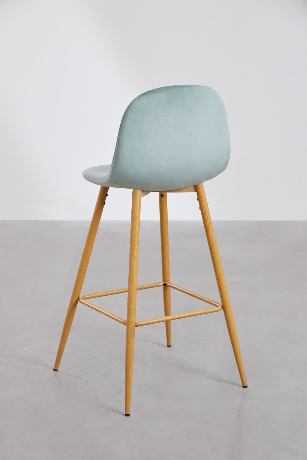 4er-Pack Barhocker 75 cm aus tannengrünem Samt und Beinen mit Holzfinish Natur Glamm, Galeriebild 3