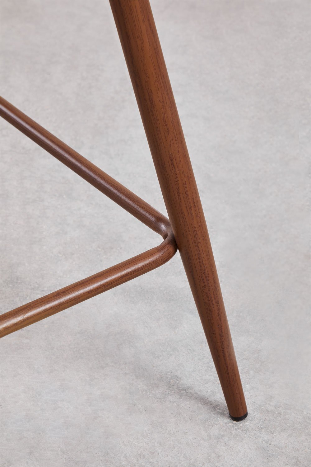 Barhocker 65 cm aus cremefarbenem Beige Stoff und Beinen mit dunklem Holzfinish Glamm, Galeriebild 4