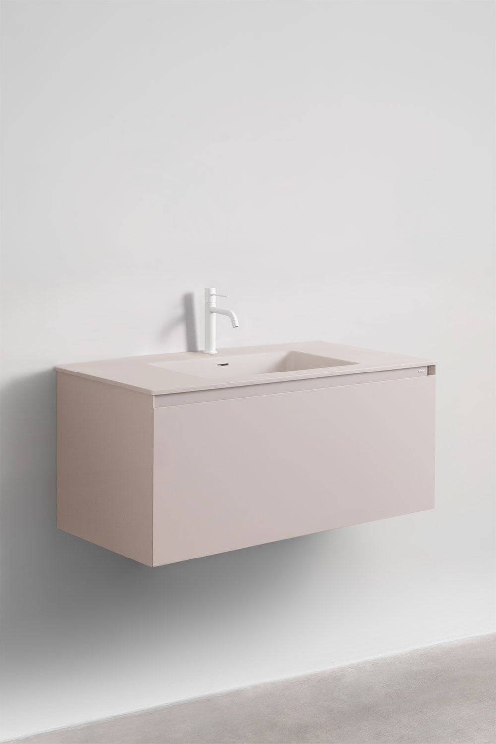 Macrae hängendes Badezimmermöbel-Set aus Holz mit integriertem Waschbecken, Galeriebild 3