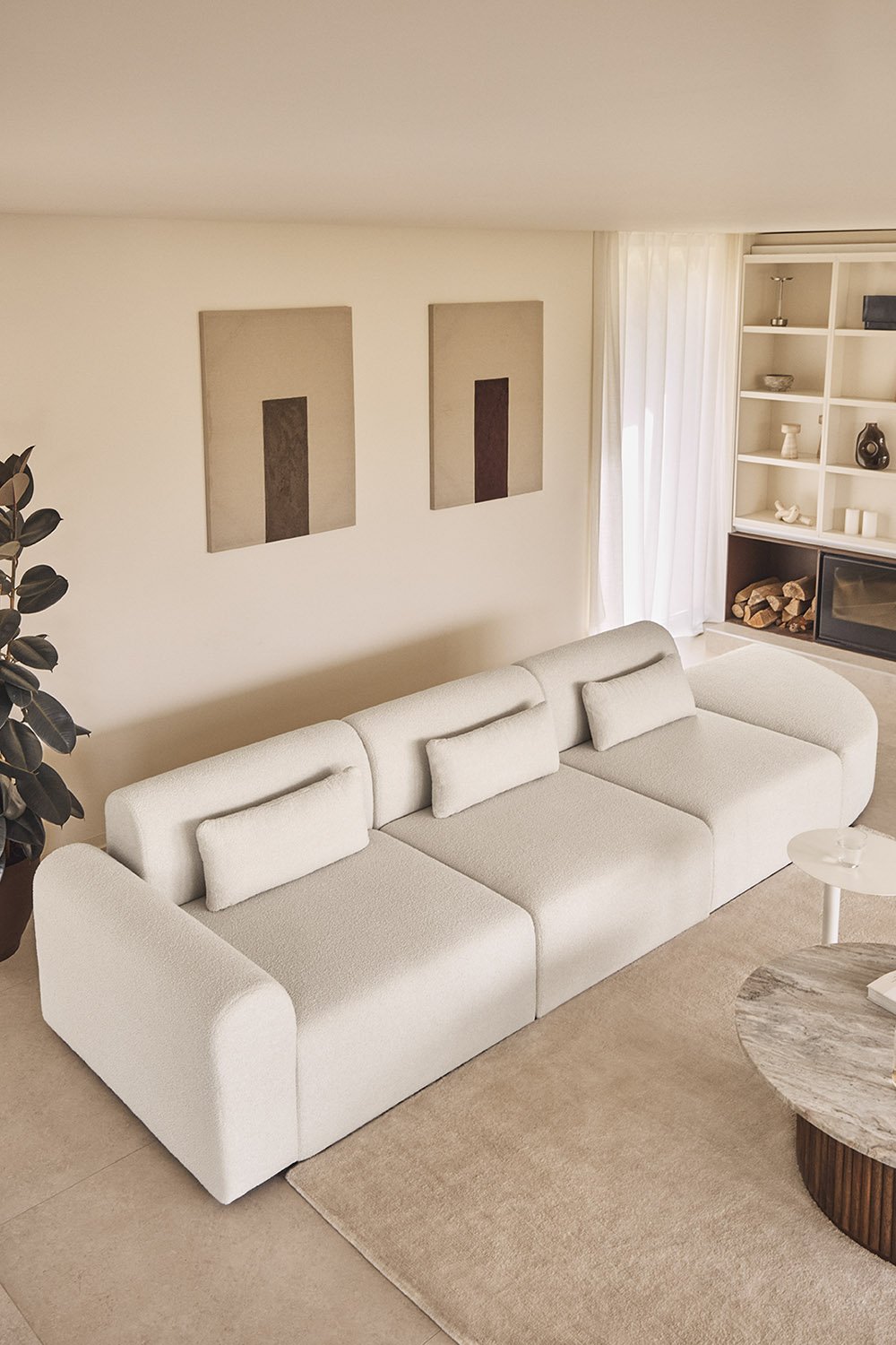 3-teiliges modulares Sofa in der linken Ecke mit dreieckigem Sitzpuff aus Borjan-Lammfell, Galeriebild 1