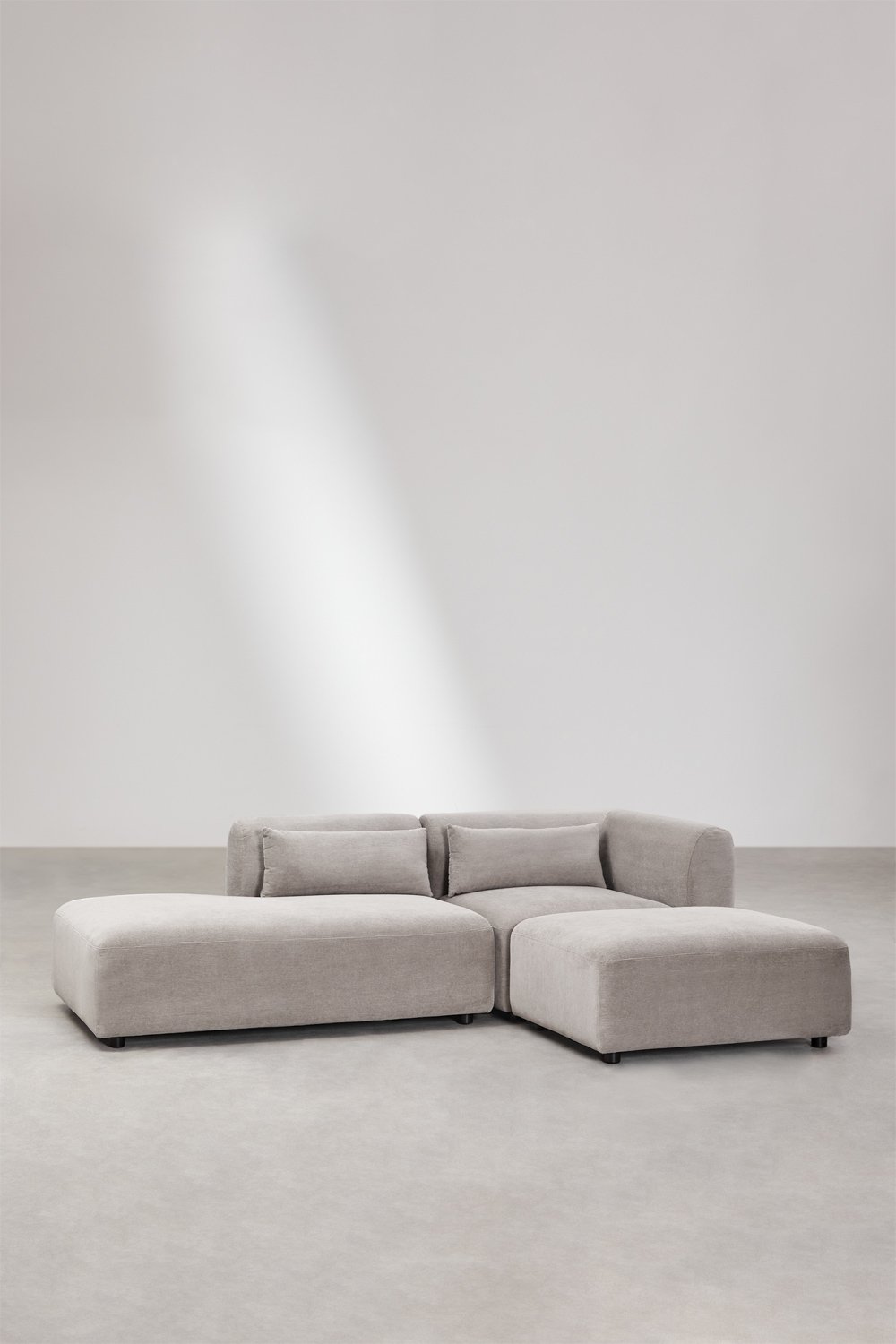 Zweiteiliges modulares Ecksofa mit Chaiselongue links und Fogler-Hocker, Galeriebild 1