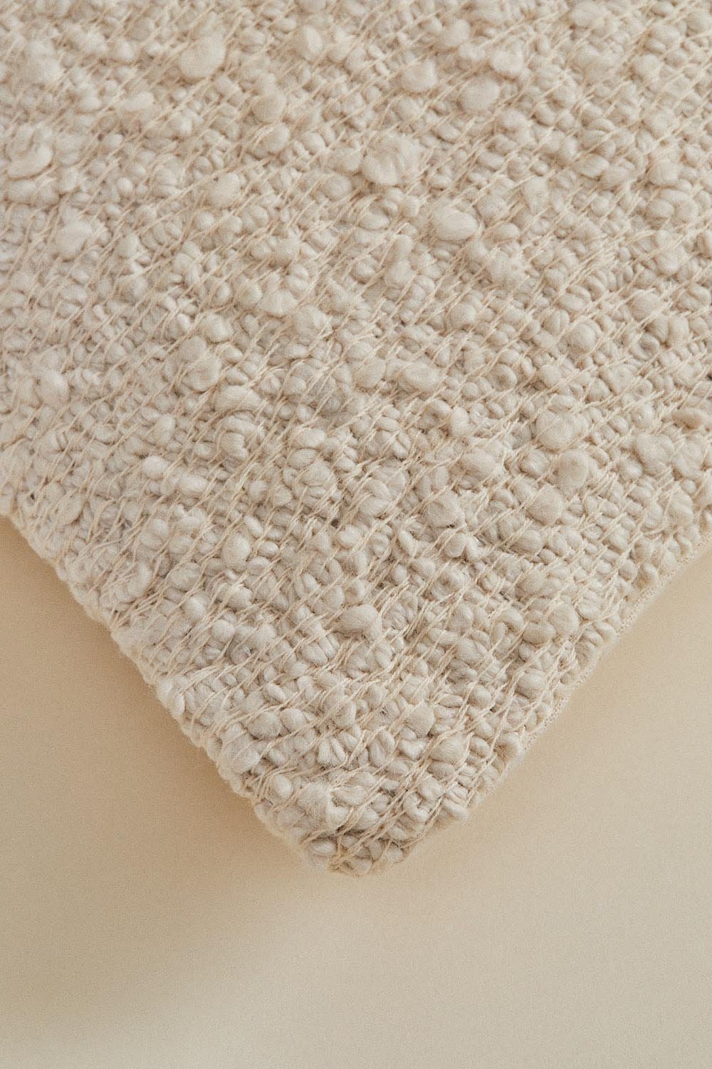 Quadratisches Kissen 45x45 cm aus Zanero Bouclé-Stoff, Galeriebild 5