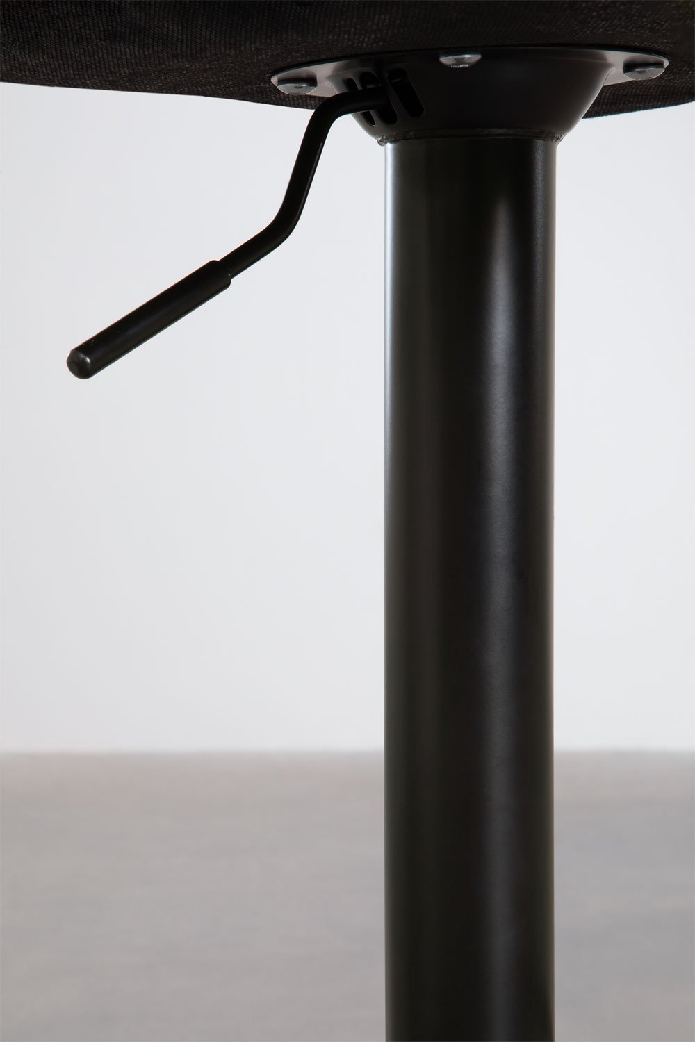 Höhenverstellbarer Barhocker mit Rückenlehne aus schokoladenbraunem Stoff und schwarzem Bein Igarasi, Galeriebild 8