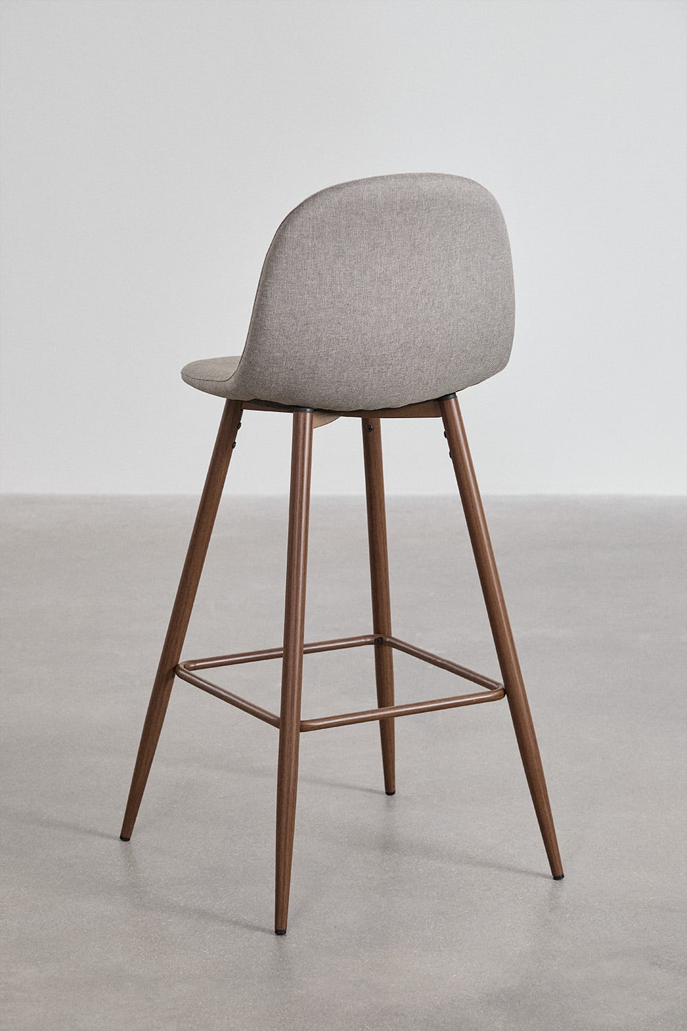 4er-Pack Barhocker 75 cm aus betongrauem Stoff und Beinen mit dunklem Holzfinish Glamm, Galeriebild 3