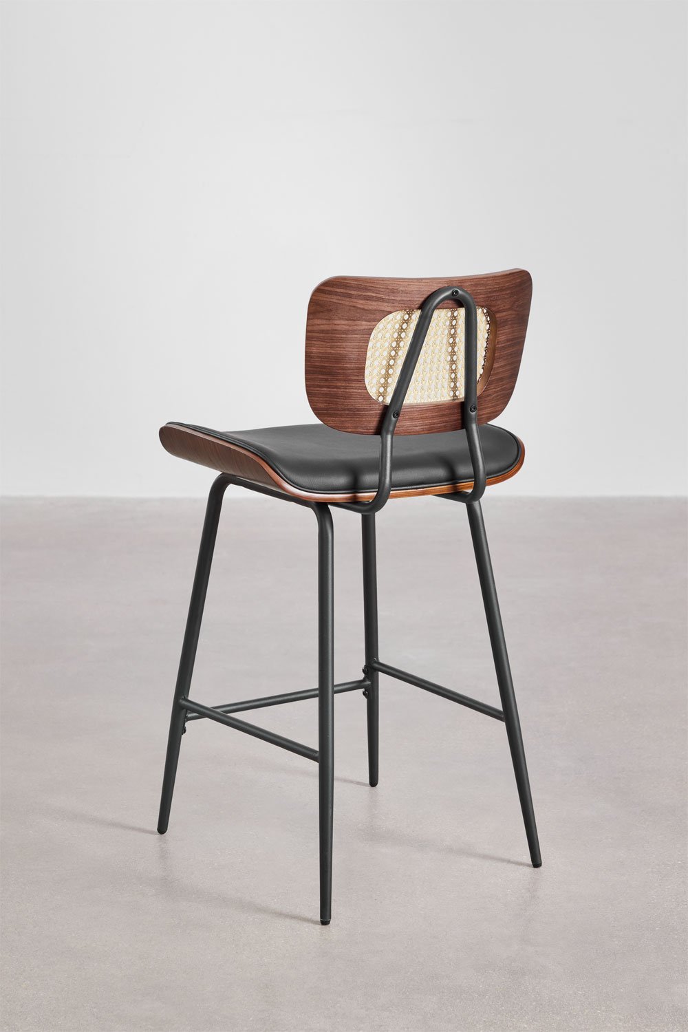 Barhocker 65 cm Dunkles Holz Rattan Schwarzes Kunstleder Raysa, Galeriebild 4