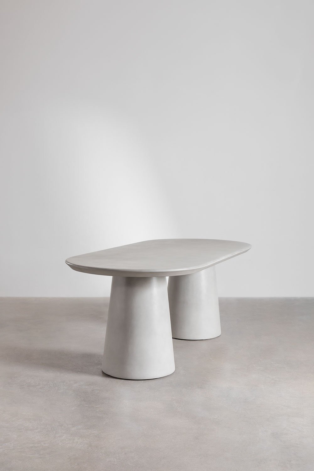 Set aus ovalem Tisch 220x95 cm in Zement Noemi und 10 gepolsterte Esszimmerstühle aus Holz Amieva, Galeriebild 3