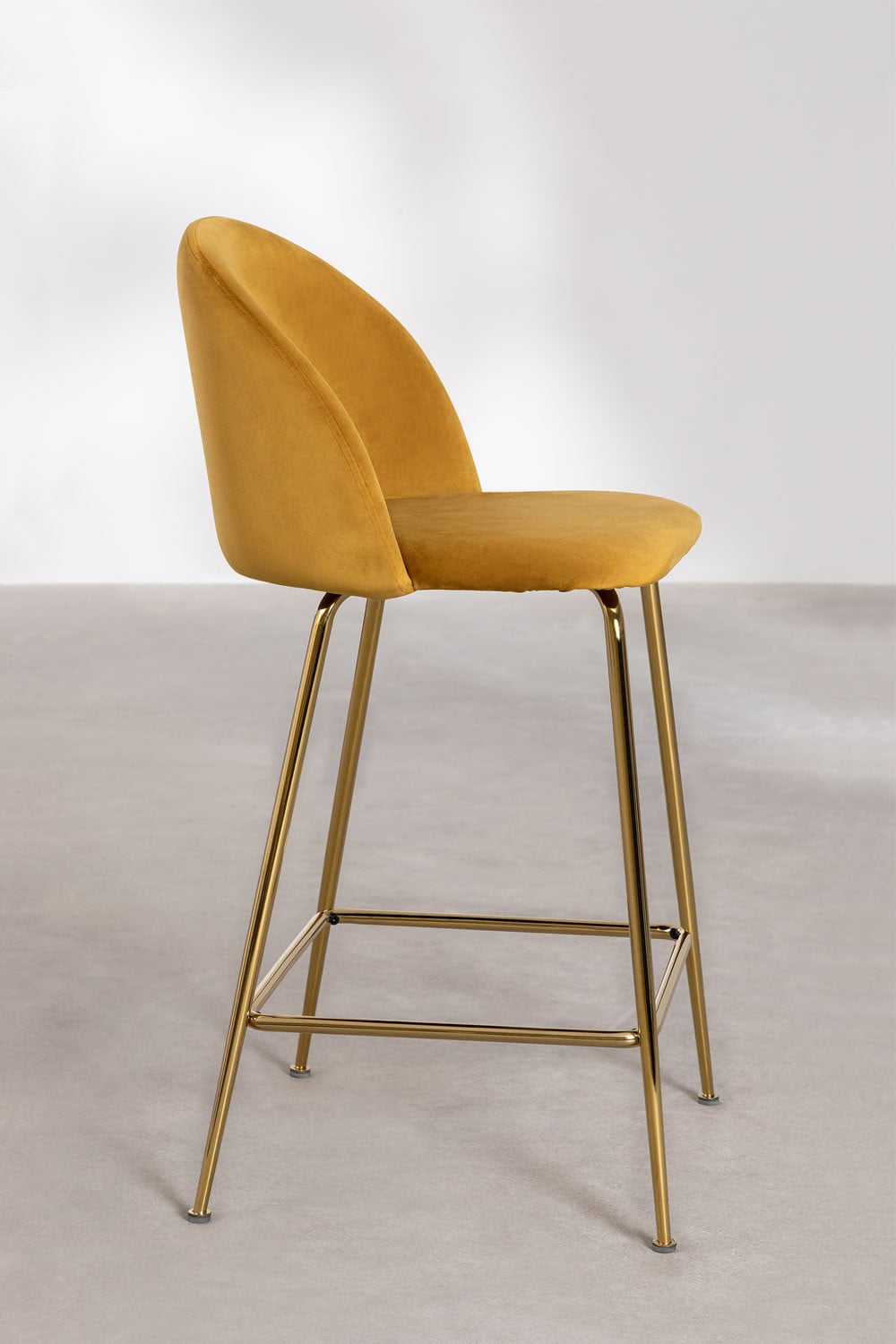 4er-Pack Barhocker 65 cm aus senffarbenem Samt und goldenen Beinen Kana Design, Galeriebild 2