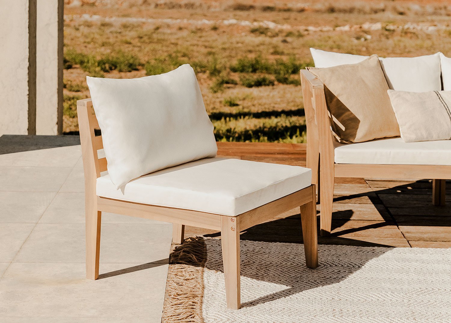 Mittelmodul für modulares Gartensofa Filips aus Akazienholz, Galeriebild 1