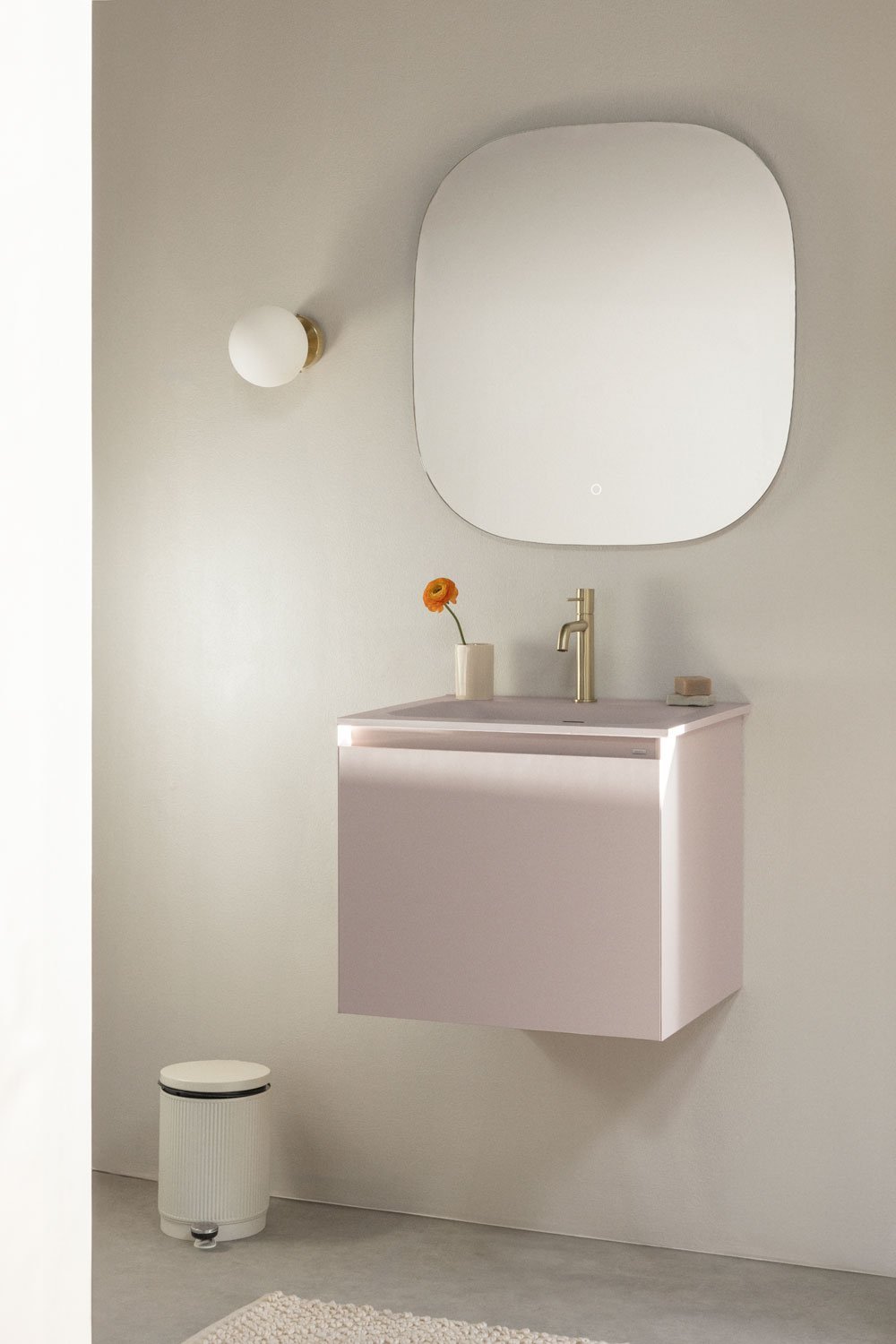 Badezimmermöbelset aus Macrae-Holz mit integriertem Waschbecken    , Galeriebild 1