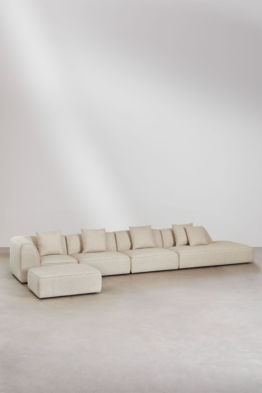 4-teiliges modulares Ecksofa mit rechter Chaiselongue und Hocker aus Cardea-Bouclé-Stoff, Galeriebild 1