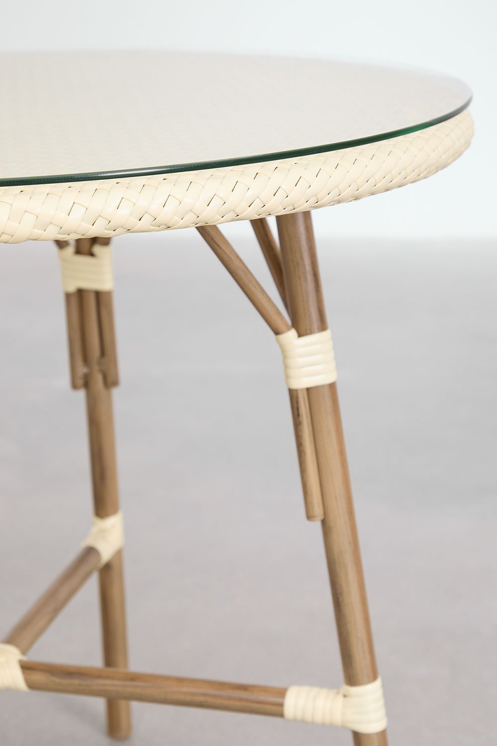 Runder Gartentisch Ø80 cm aus Aluminium und synthetischem Rattan Brielle Bistro, Galeriebild 4