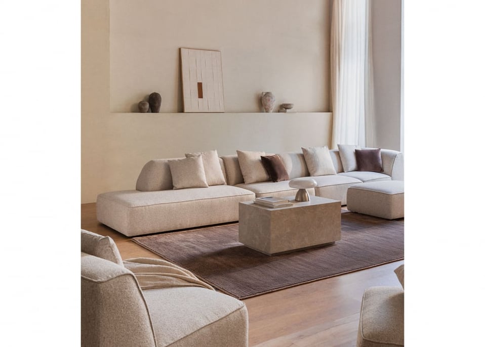 4-teiliges modulares Ecksofa mit linker Chaiselongue und Hocker aus Cardea-Bouclé-Stoff