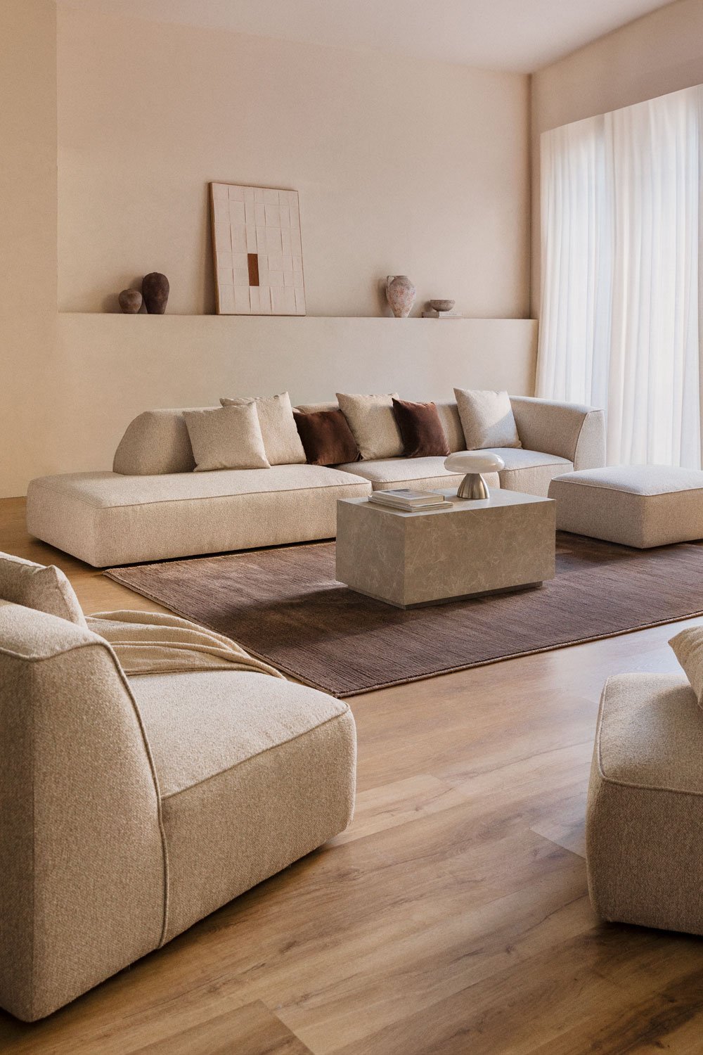 3-teiliges modulares Ecksofa mit linker Chaiselongue und Hocker aus Cardea-Bouclé-Stoff, Galeriebild 1