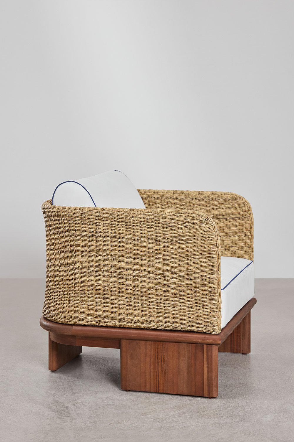 Famara Gartensessel aus Rattan und Akazienholz SKLUM