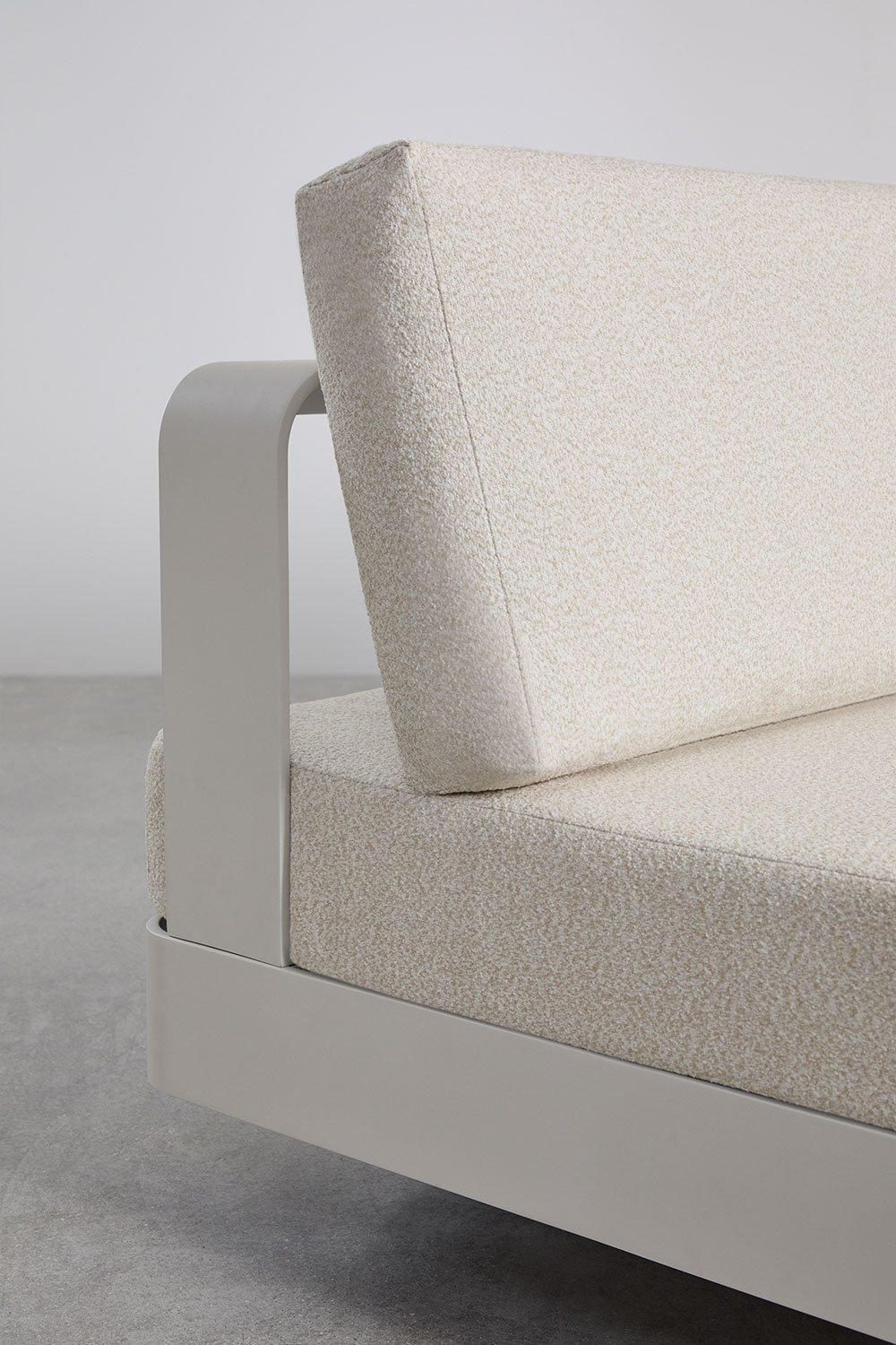 Yarilo Modulares 2-Sitzer-Sofa aus Aluminium mit rechtem Beistelltisch aus Teakholz, Galeriebild 6