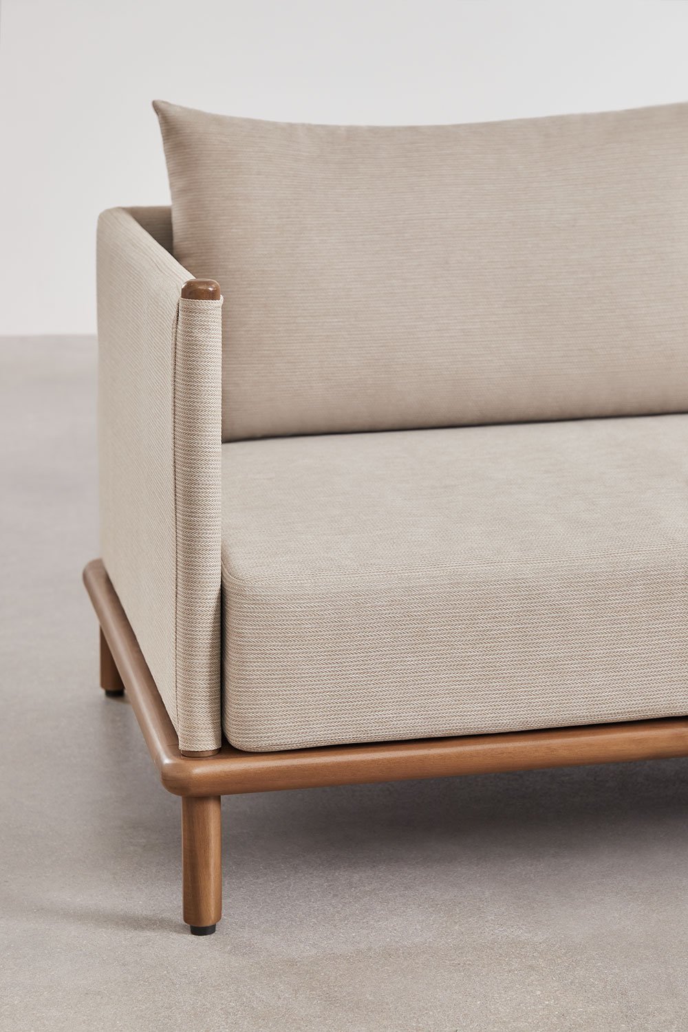 Wohnzimmerset mit 3-Sitzer-Sofa, 2 Sesseln und 2 runden Couchtischen aus Akazienholz Olivia, Galeriebild 6