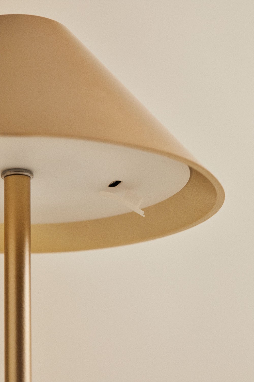 Kabellose LED-Tischlampe aus Eisen Nebida, Galeriebild 6