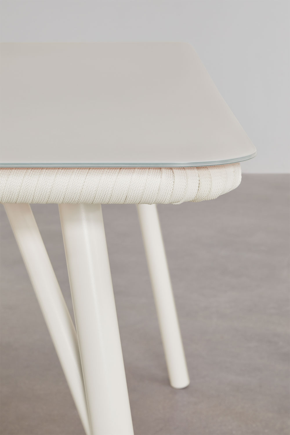 Quadratischer Gartentisch aus Glas und Aluminium 150x150 cm Sophie SKLUM