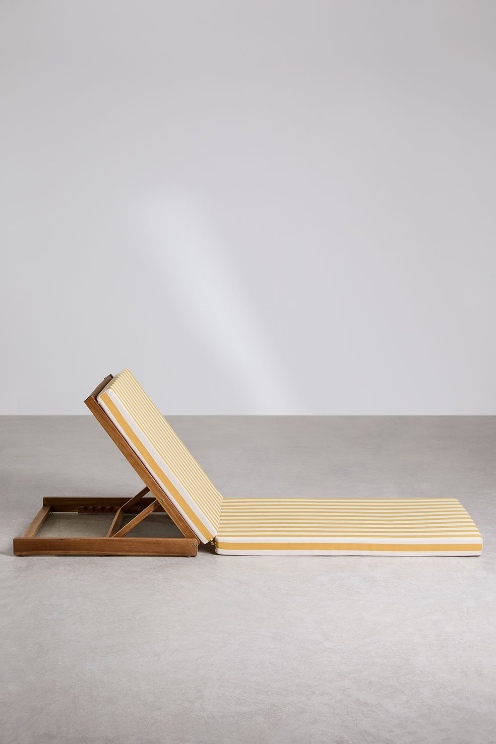 Idaira verstellbare Sonnenliege aus Akazienholz, Galeriebild 4