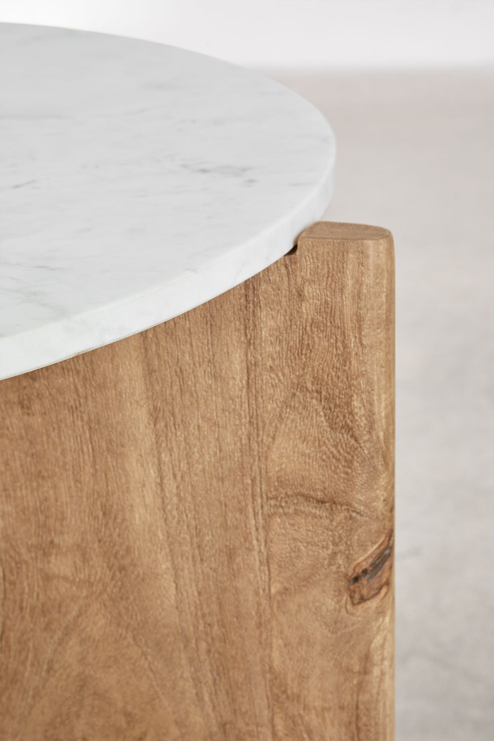 Runder Couchtisch aus Naturstein und Mangoholz Lavinia, Galeriebild 5