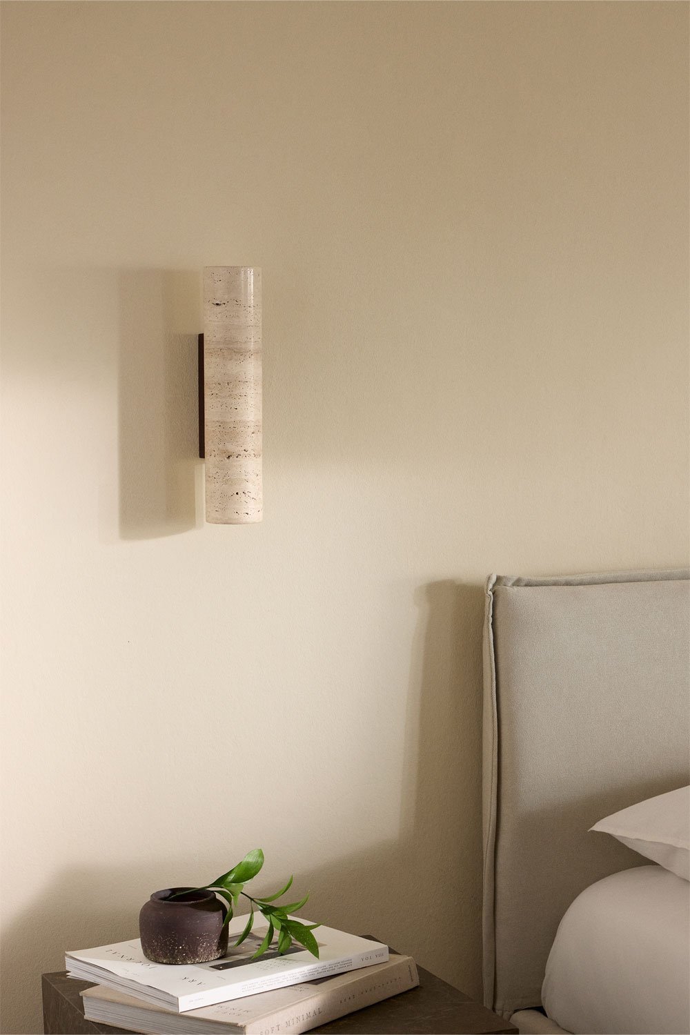 Davise Wandleuchte aus Travertin und Holz, Galeriebild 1