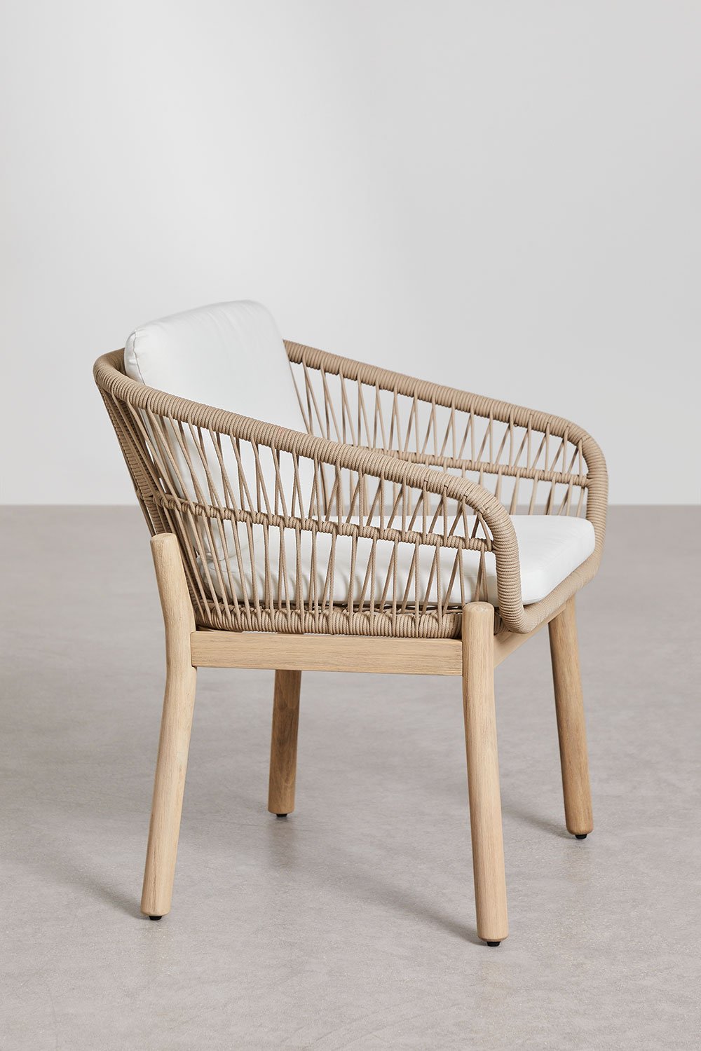 Set aus rundem Tisch Ø120 cm in Zement Namara und 4 Gartenstühlen mit Armlehnen aus Akazienholz Karvia, Galeriebild 6