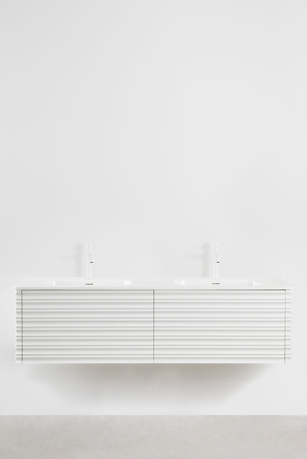Noura-Badezimmermöbelset aus Holz mit integrierten Waschbecken, Galeriebild 1