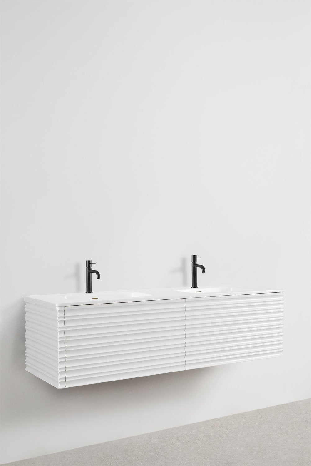 Noura-Badezimmermöbelset aus Holz mit integrierten Waschbecken, Galeriebild 3