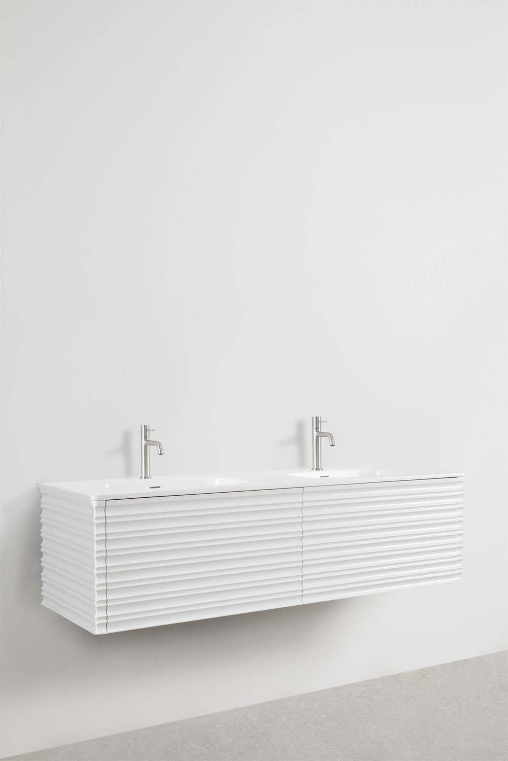 Noura-Badezimmermöbelset aus Holz mit integrierten Waschbecken, Galeriebild 3