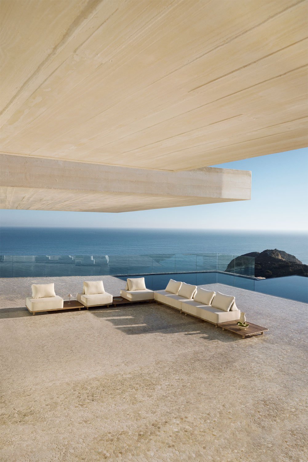 Portet 5-teiliges modulares Ecksofa-Gartenset mit Beistelltischen in Akazie, Galeriebild 1