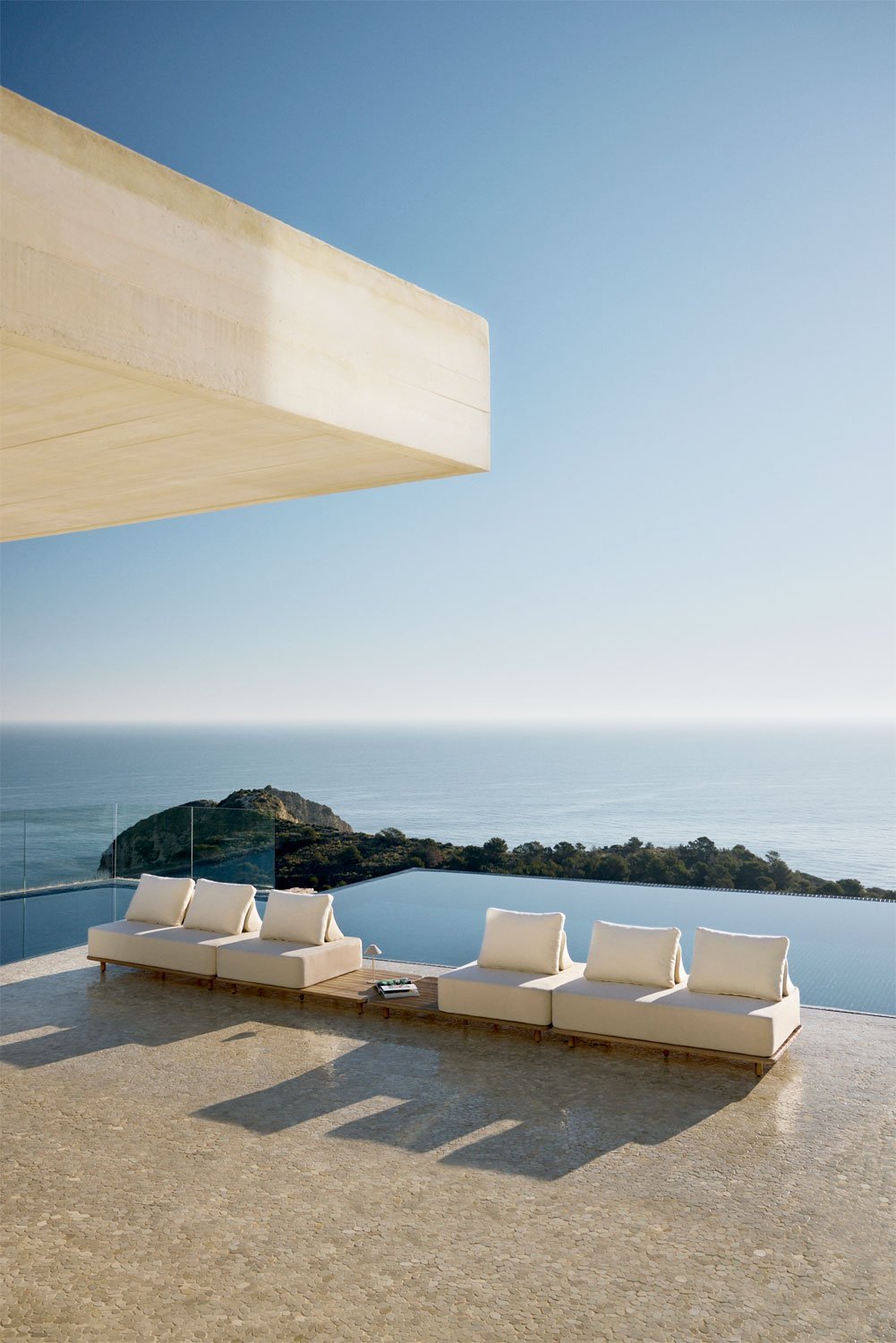 Portet 4-teiliges modulares Sofa-Gartenset mit Beistelltisch in Akazie, Galeriebild 1