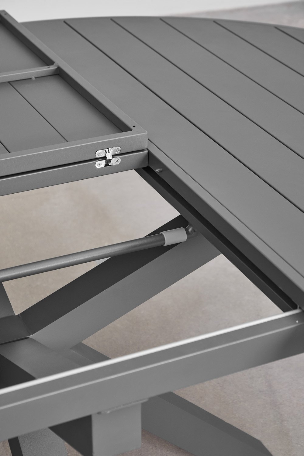 Set aus rundem ausziehbarem Tisch 145-200x145 cm aus Barces-Aluminium und 6 stapelbaren Gartenstühlen mit Ivor-Armlehnen, Galeriebild 5