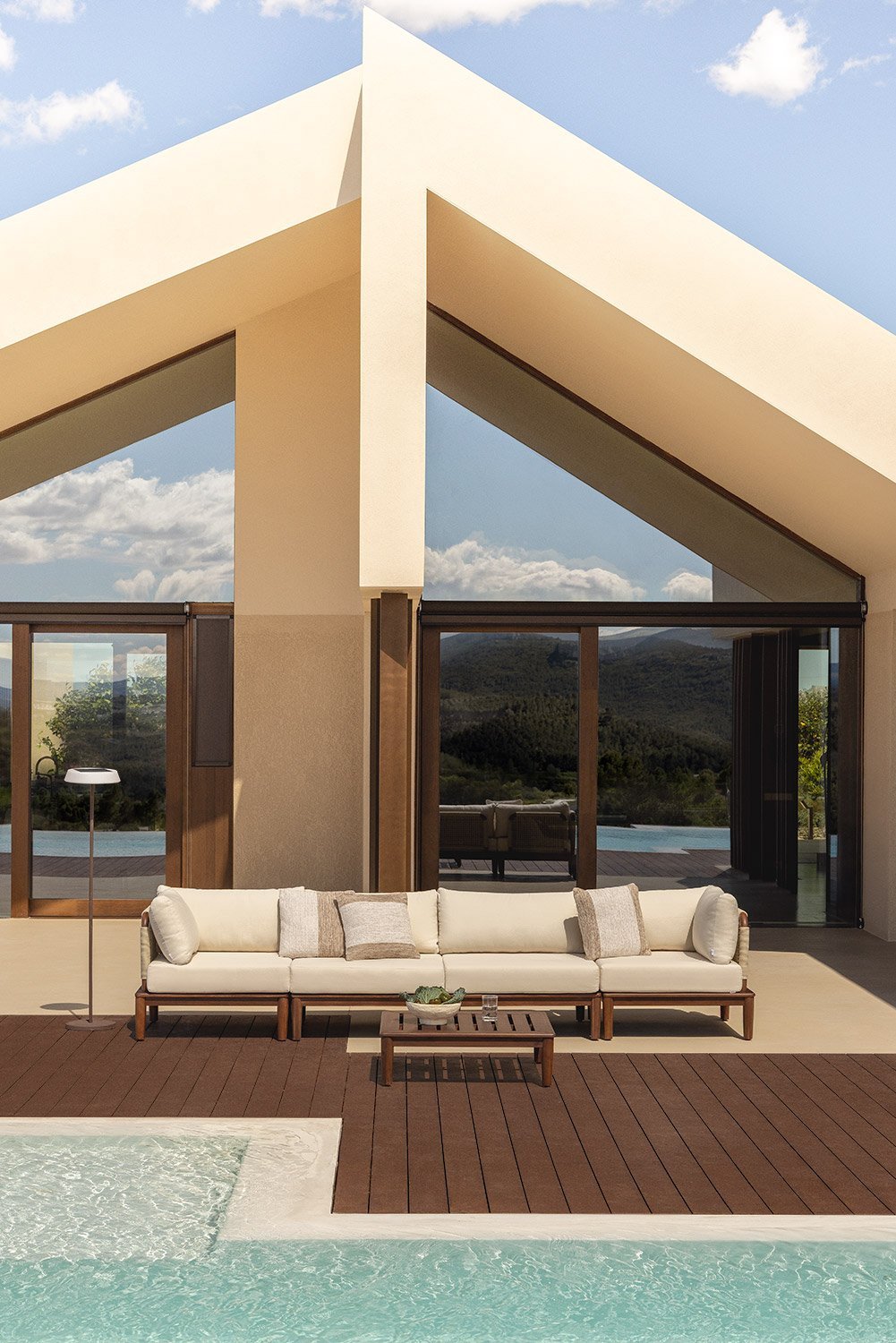 Gartenmöbel-Set mit 4-teiligem modularen Sofa mit 2 Ecksesseln und Couchtisch aus Akazienholz Giulia, Galeriebild 1