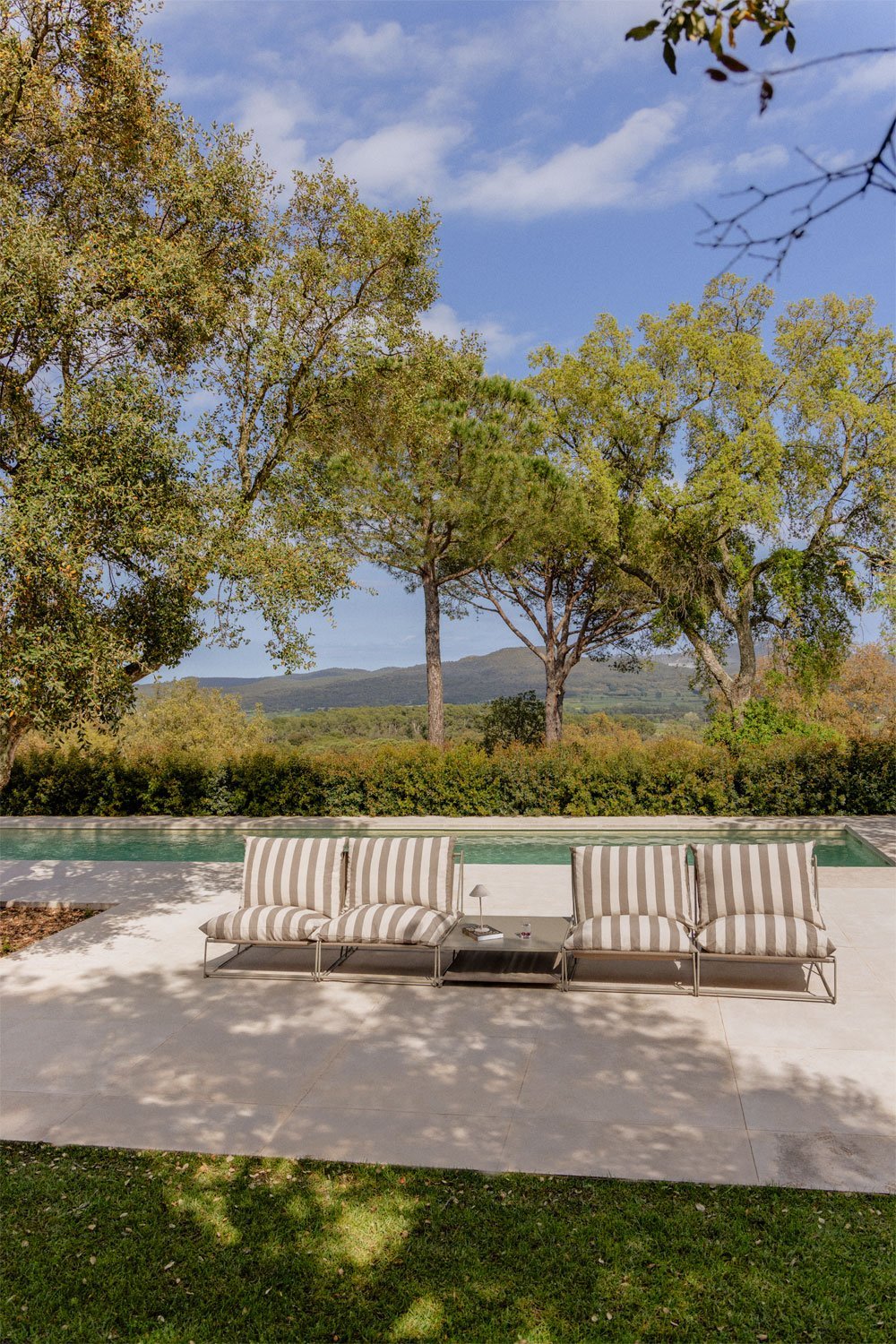 Gartenset mit 2 modularen 2-teiligen Sofas und umwandelbarem Beistelltisch Amaro, Galeriebild 1