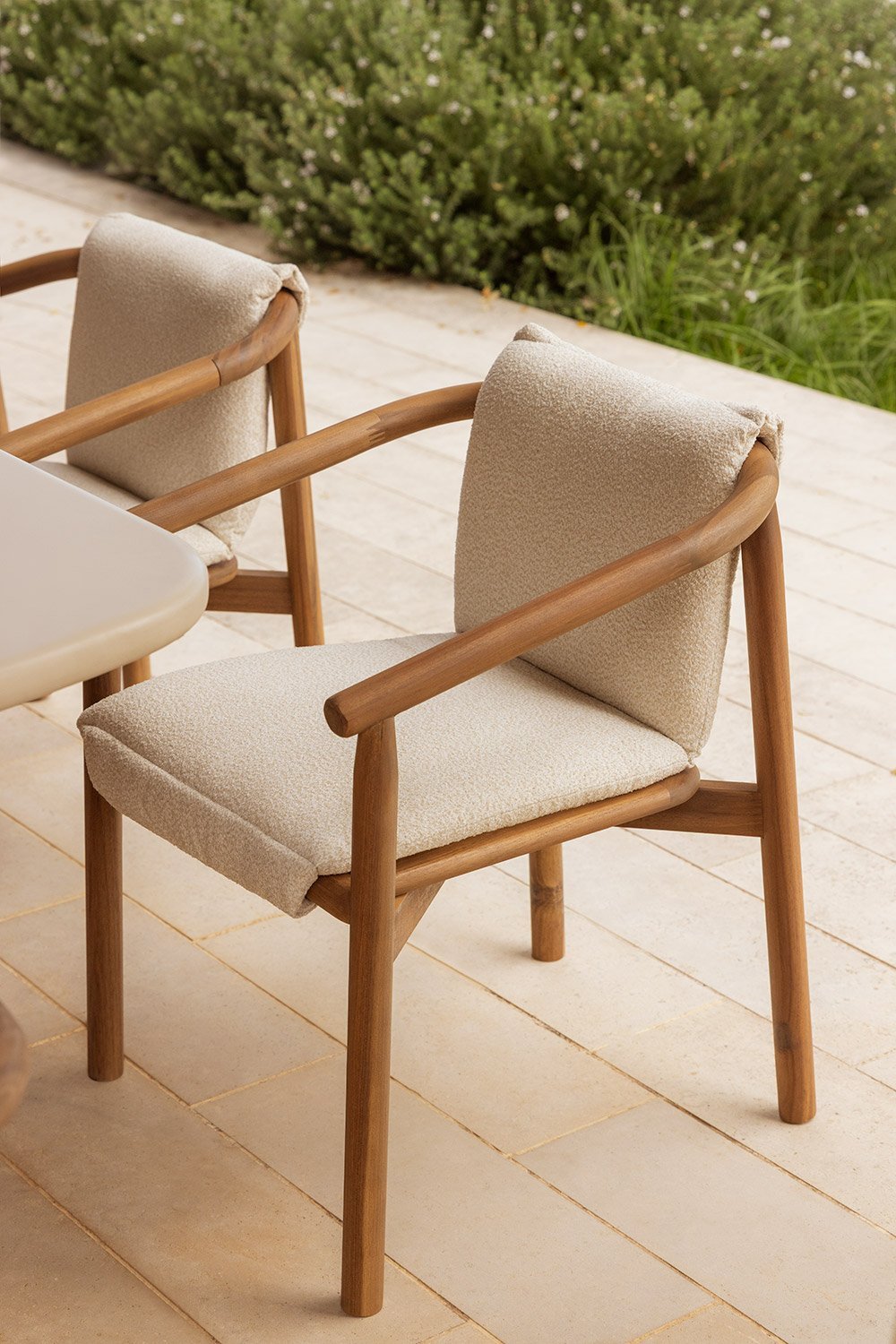 4er-Pack Elmina-Gartenstühle mit Armlehnen aus Akazienholz, Galeriebild 1