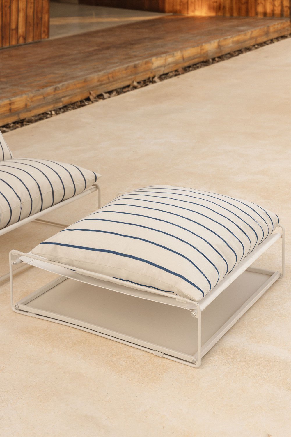 Amaro Gartenpouf, umwandelbar in einen Beistelltisch, Galeriebild 1