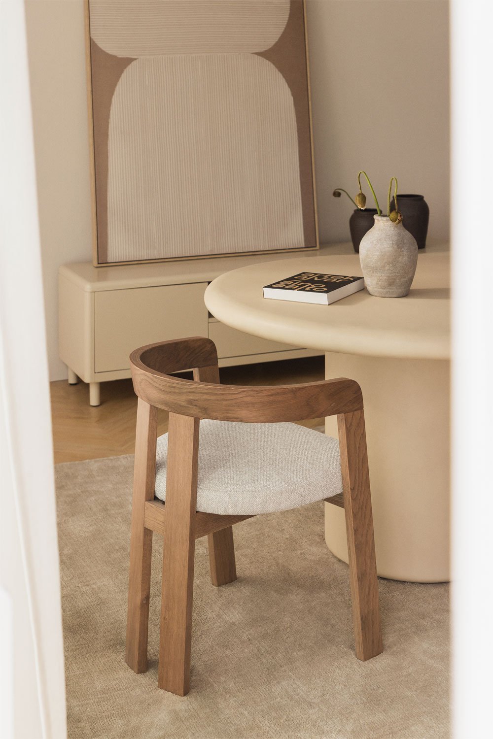 Yvone gepolsterter Esszimmerstuhl mit Holzarmlehnen, Galeriebild 2