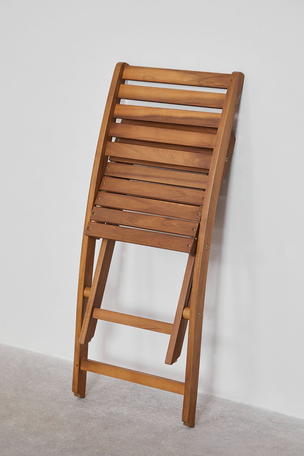 Set aus rundem Tisch Ø60 cm und 2 klappbaren Gartenstühlen aus Akazienholz Delawer, Galeriebild 10