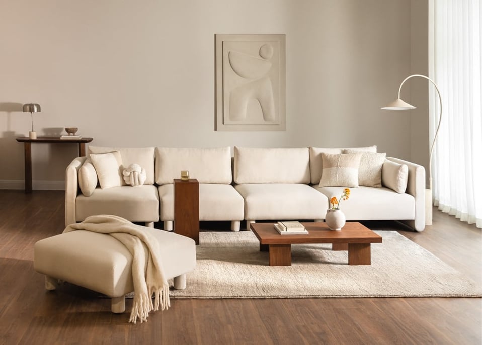 4-teiliges modulares Sofa und Hocker aus Artemisa-Bouclé-Stoff