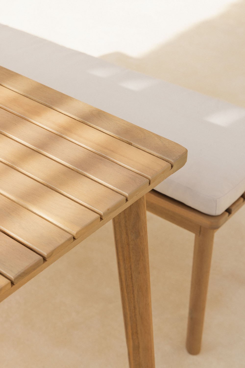 Kaela rechteckiges Tischset, 180x90 cm, und 2 Gartenbänke aus Akazienholz., Galeriebild 2