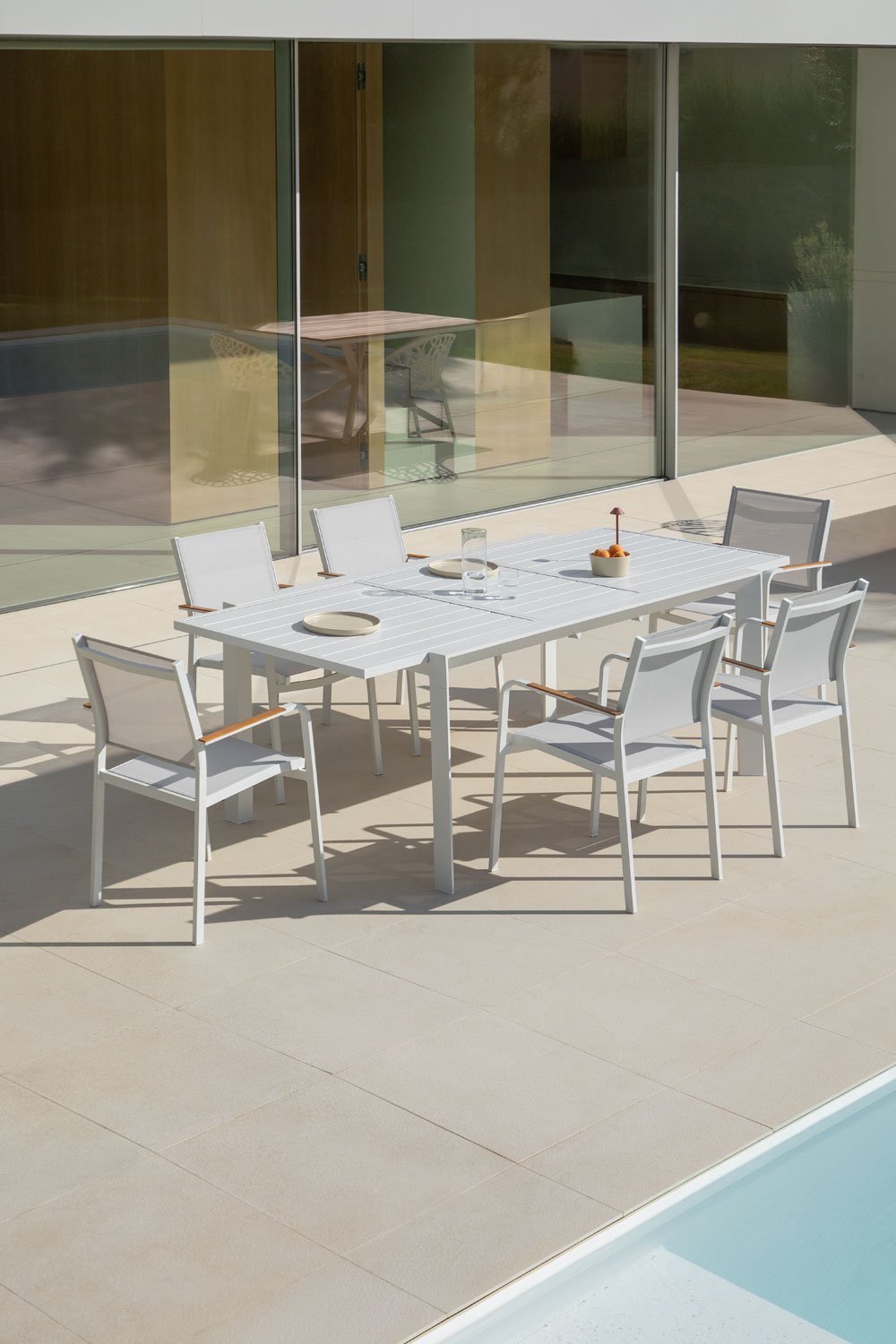 Rechteckiges ausziehbares Tischset Starmi, 180 x 240–100 cm, und 6 stapelbare Archer-Gartenstühle aus Aluminium.    , Galeriebild 1