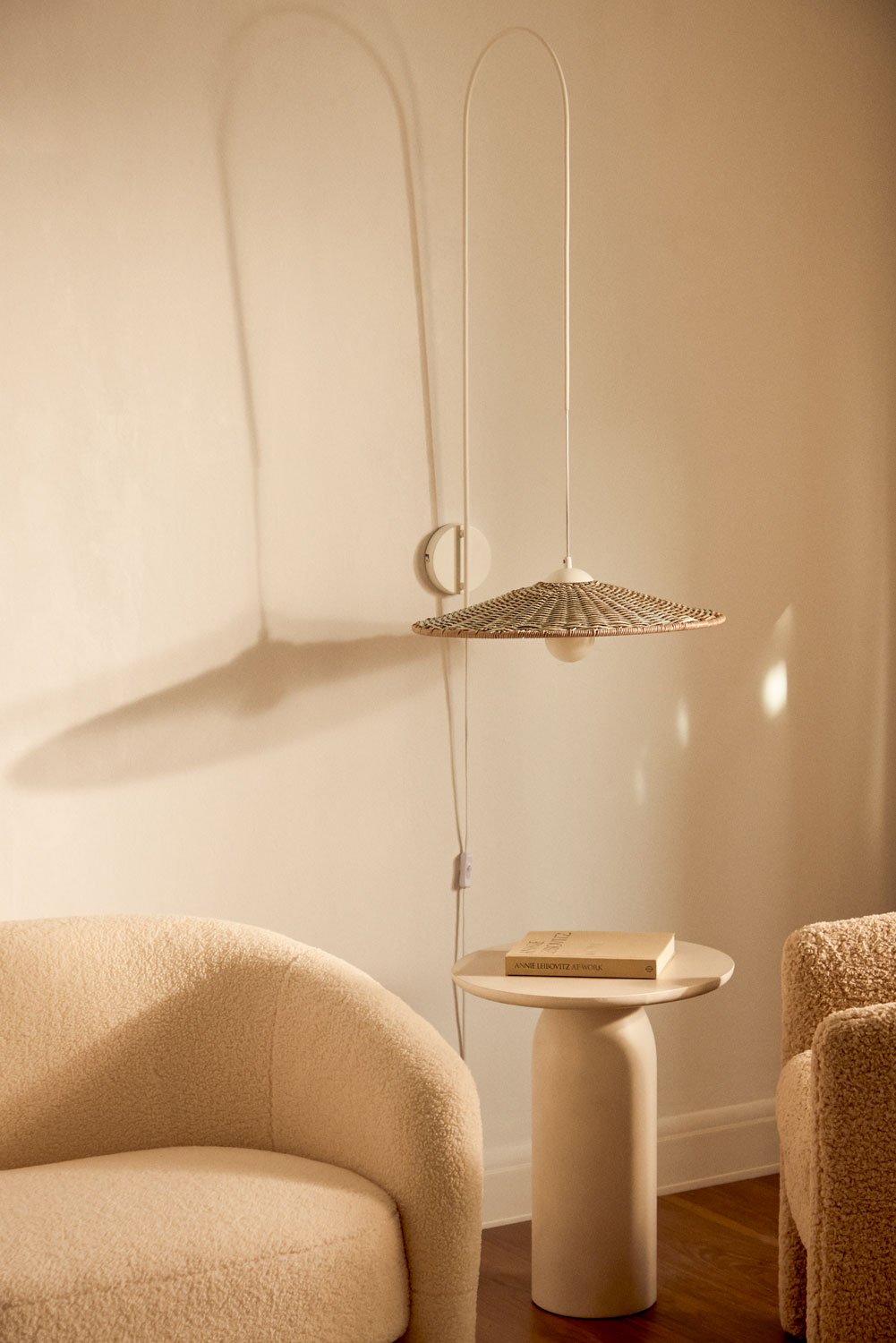 Sopant Wandleuchte aus Eisen und Kunstrattan, Galeriebild 1